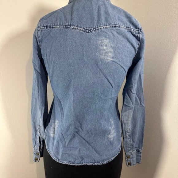 Miley Cyrus Distressed Denim Button Down Shirt 8313 - Picture 2 of 10